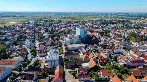 Blick auf den Stadtkern von Pfungstadt. Blick aus der Luft auf den Stadtkern von Pfungstadt.