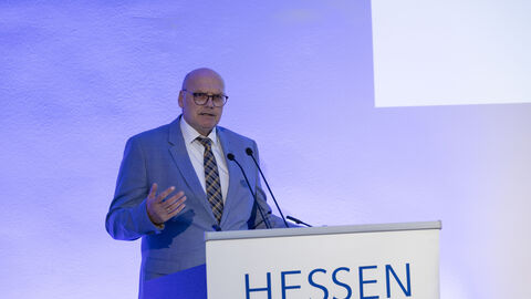 Der Präsident des LfV Hessen Bernd Neumann bei seiner Begrüßungsrede.